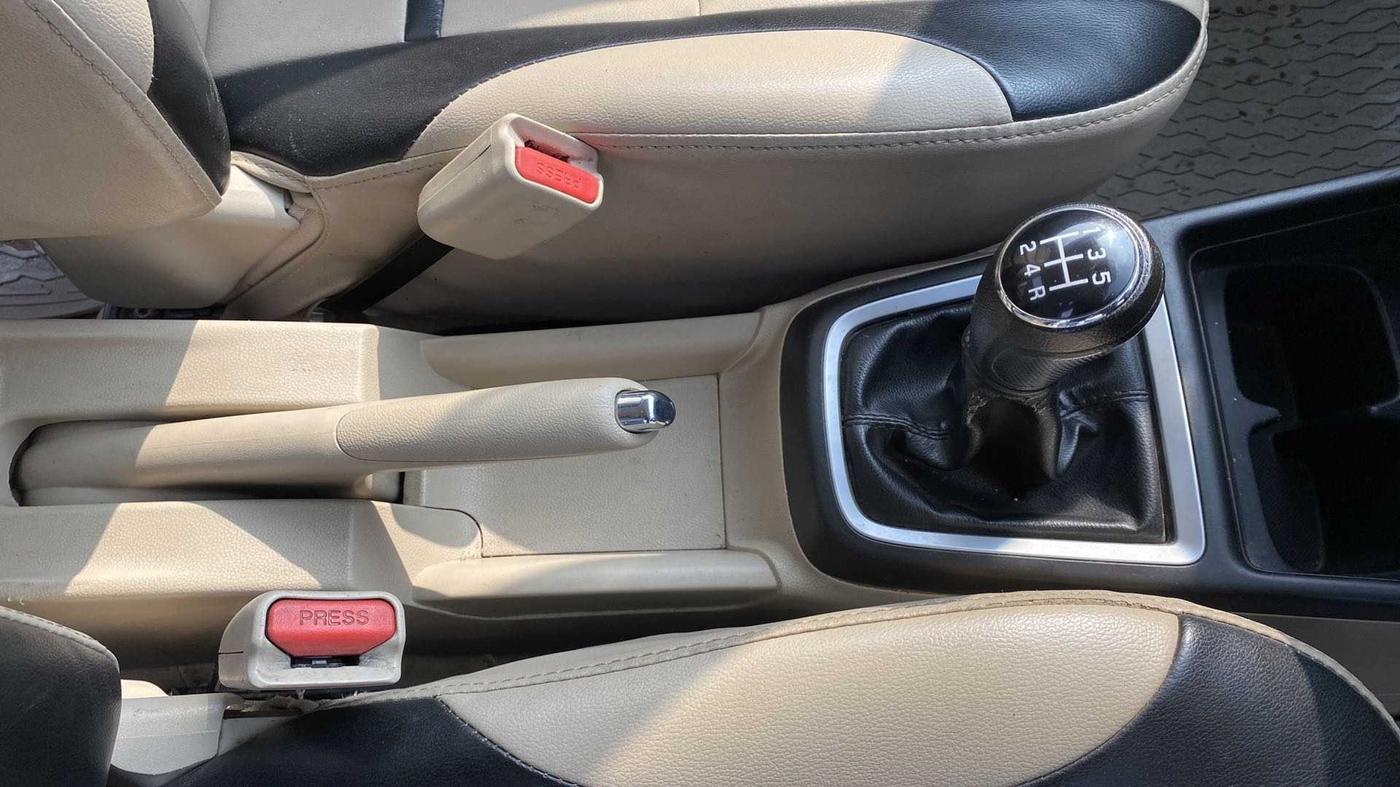 2019 Maruti Dzire ZDI PLUS, Diesel, Manual, 98,675 km, Gear Lever