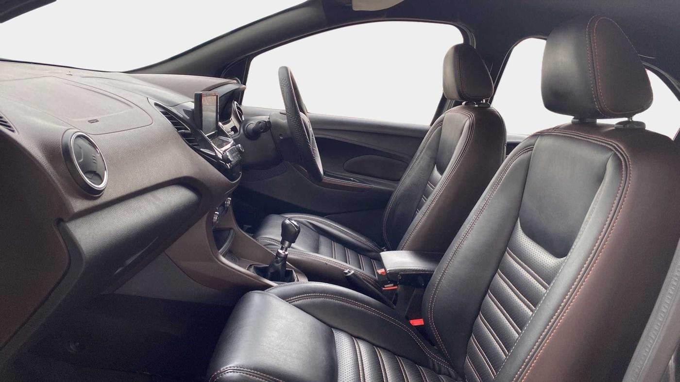 2018 Ford FREESTYLE TITANIUM 1.5 DIESEL, Diesel, Manual, 77,739 km, Right Side Front Door Cabin