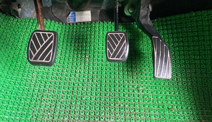 2017 Maruti Swift VXI, Petrol, Manual, 50,320 km, Pedals