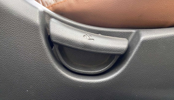 2018 Hyundai Grand i10 MAGNA 1.2 KAPPA VTVT, Petrol, Manual, 46,284 km, Driver Side Adjustment Panel