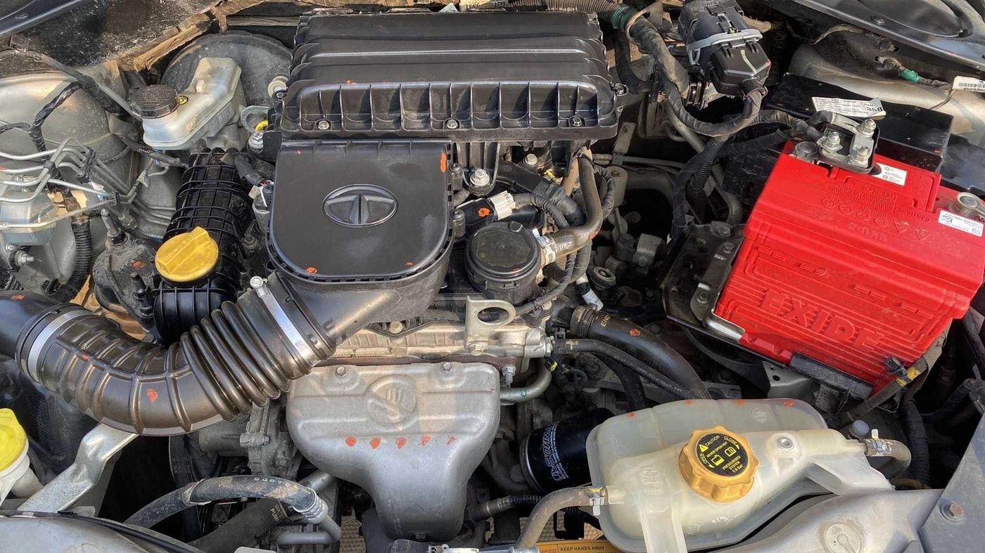 2018 Tata TIAGO NRG PETROL, Petrol, Manual, 68,079 km, Open Bonet
