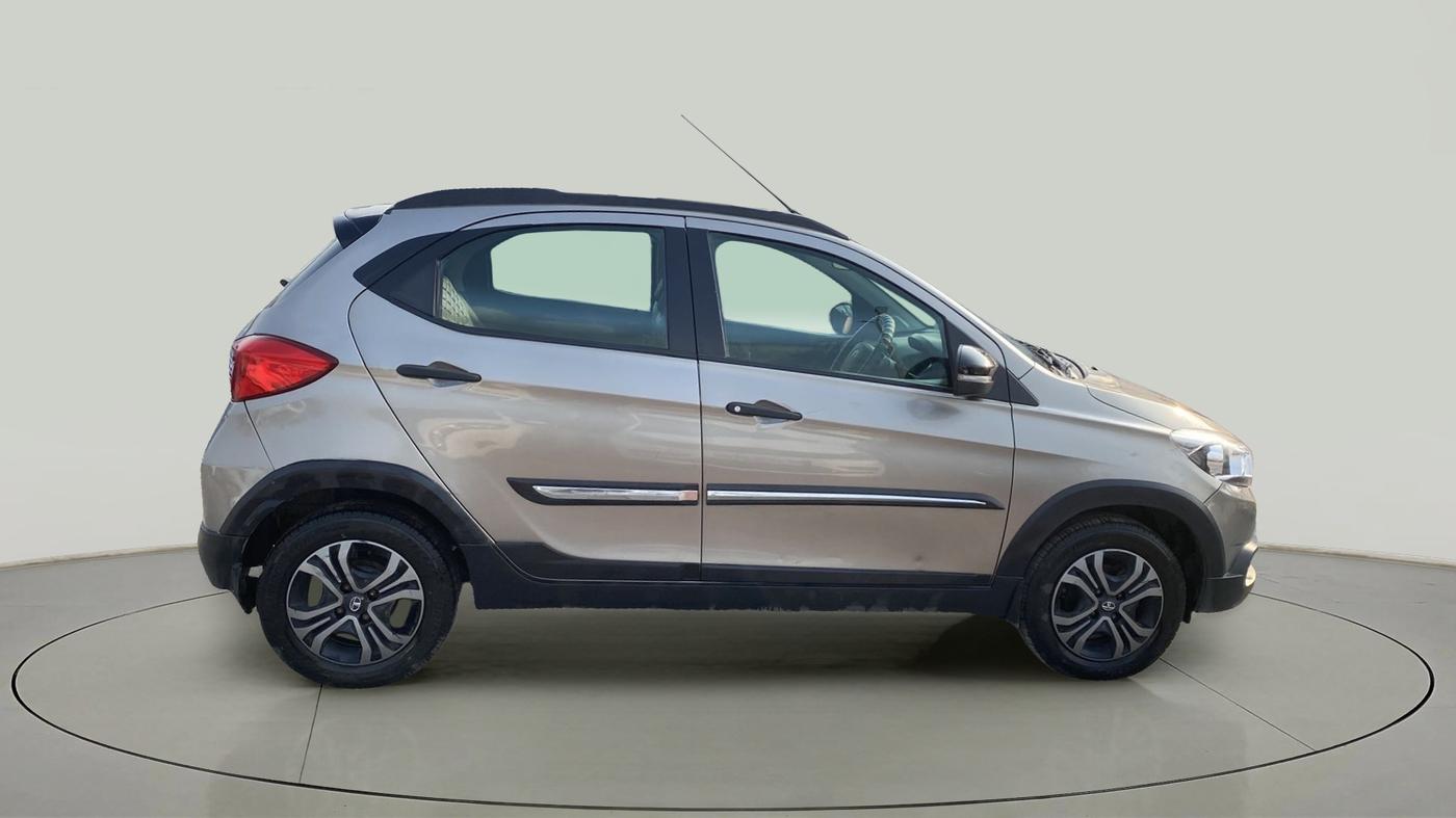 2018 Tata TIAGO NRG PETROL, Petrol, Manual, 68,079 km, Right Side View