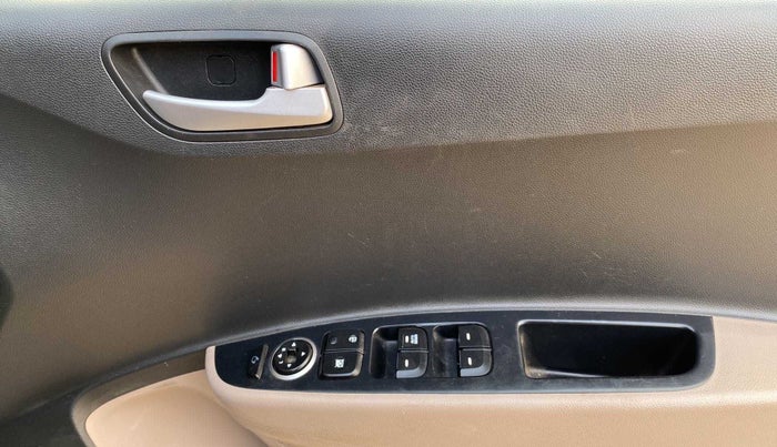 2018 Hyundai Grand i10 SPORTZ 1.2 KAPPA VTVT, Petrol, Manual, 42,188 km, Driver Side Door Panels Control