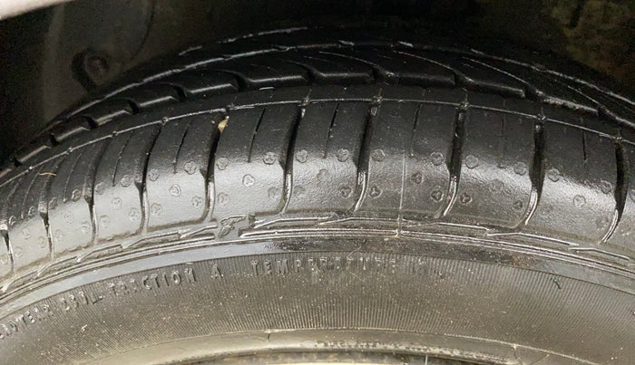 2018 Hyundai Grand i10 SPORTZ 1.2 KAPPA VTVT, Petrol, Manual, 70,617 km, Left Front Tyre Tread