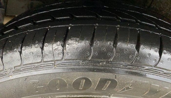 2018 Hyundai Grand i10 SPORTZ 1.2 KAPPA VTVT, Petrol, Manual, 70,617 km, Right Rear Tyre Tread