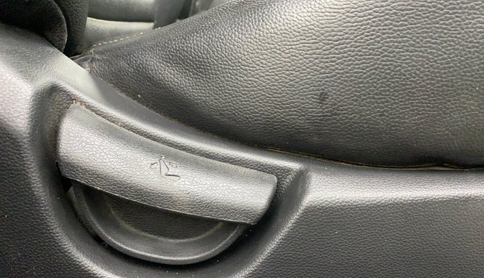 2019 Hyundai Grand i10 MAGNA 1.2 KAPPA VTVT, Petrol, Manual, 80,803 km, Driver Side Adjustment Panel