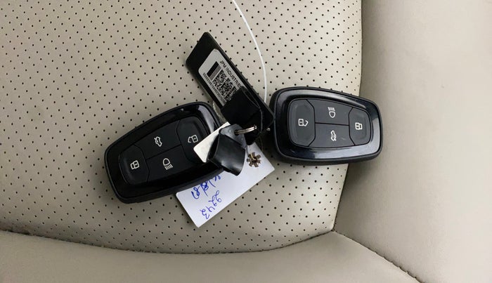 2020 Tata NEXON XZ PLUS PETROL, Petrol, Manual, 38,739 km, Key Close Up