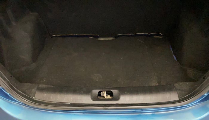 2014 Maruti Swift Dzire VXI, Petrol, Manual, 40,494 km, Boot Inside