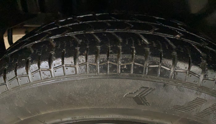 2014 Maruti Swift Dzire VXI, Petrol, Manual, 40,494 km, Right Rear Tyre Tread