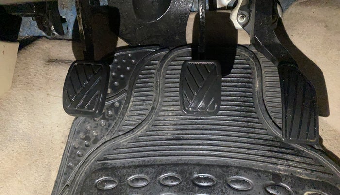 2014 Maruti Swift Dzire VXI, Petrol, Manual, 40,494 km, Pedals