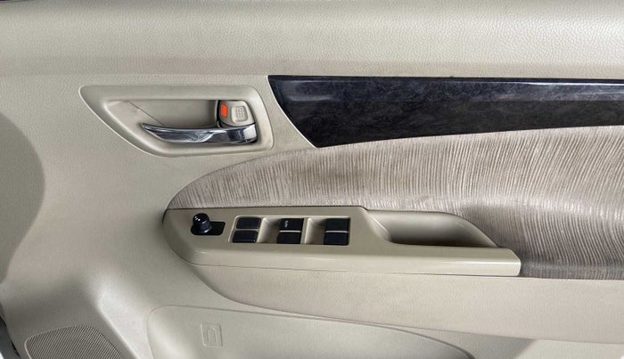 2014 Maruti Ertiga VXI ANNIVARSARY EDITION, Petrol, Manual, 84,155 km, Driver Side Door Panels Control