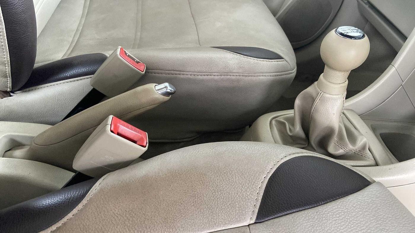 2014 Maruti Ertiga VXI ANNIVARSARY EDITION, Petrol, Manual, 84,155 km, Gear Lever