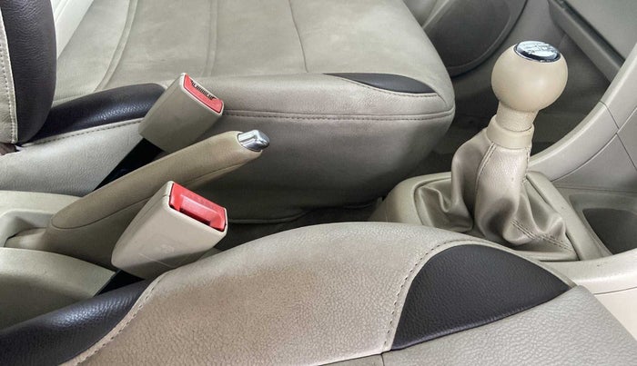 2014 Maruti Ertiga VXI ANNIVARSARY EDITION, Petrol, Manual, 84,155 km, Gear Lever