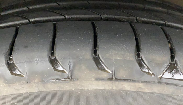 2020 KIA SELTOS GTX PLUS 1.4 PETROL, Petrol, Manual, 1,14,432 km, Left Front Tyre Tread