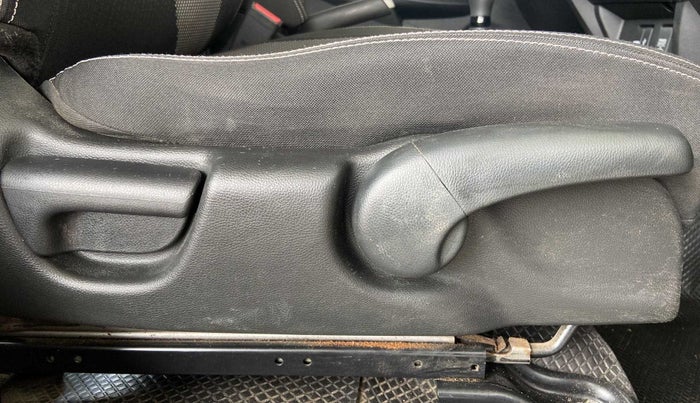 2018 Honda WR-V 1.2L I-VTEC VX MT, Petrol, Manual, 36,332 km, Driver Side Adjustment Panel