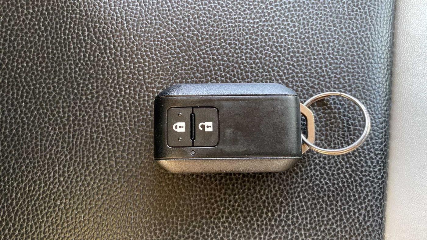 2022 Maruti Swift ZXI PLUS AMT DUAL TONE, Petrol, Automatic, 26,004 km, Key Close Up