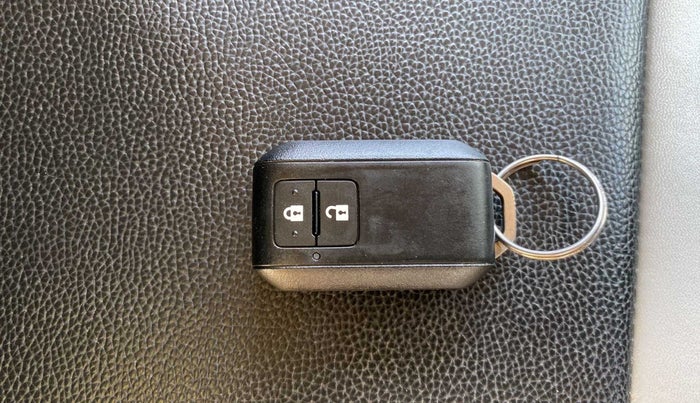 2022 Maruti Swift ZXI PLUS AMT DUAL TONE, Petrol, Automatic, 26,004 km, Key Close Up
