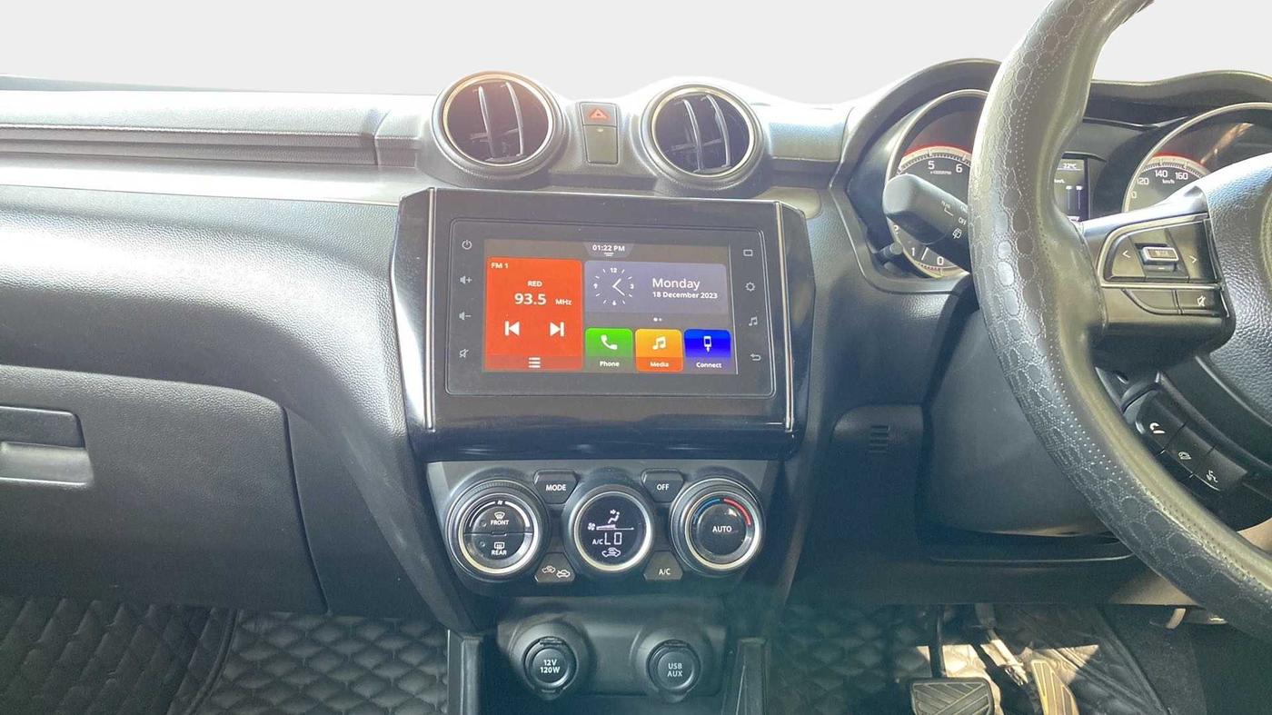 2022 Maruti Swift ZXI PLUS AMT DUAL TONE, Petrol, Automatic, 26,004 km, Air Conditioner