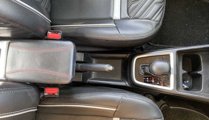 2022 Maruti Swift ZXI PLUS AMT DUAL TONE, Petrol, Automatic, 26,004 km, Gear Lever