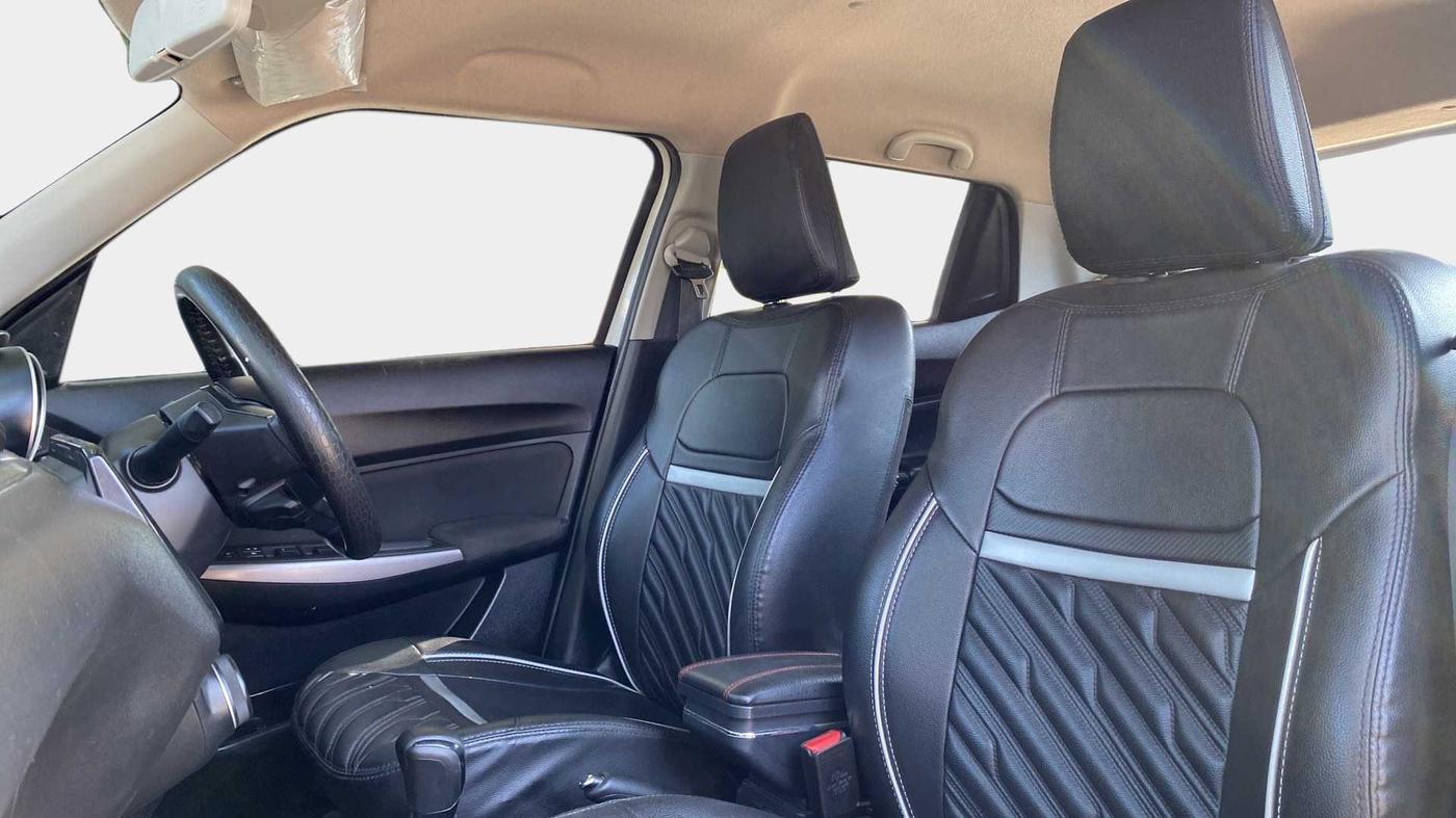 2022 Maruti Swift ZXI PLUS AMT DUAL TONE, Petrol, Automatic, 26,004 km, Right Side Front Door Cabin