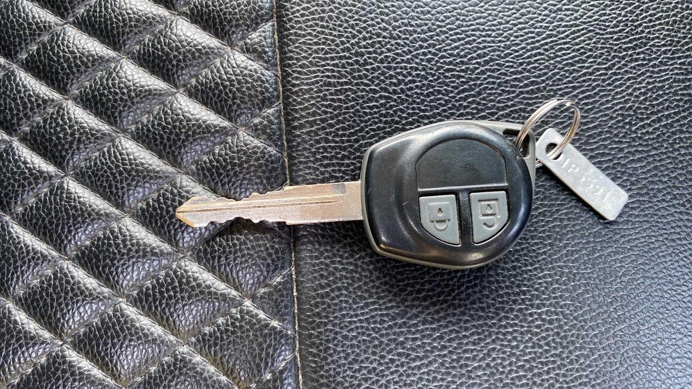 2017 Maruti Swift VDI, Diesel, Manual, 93,735 km, Key Close Up