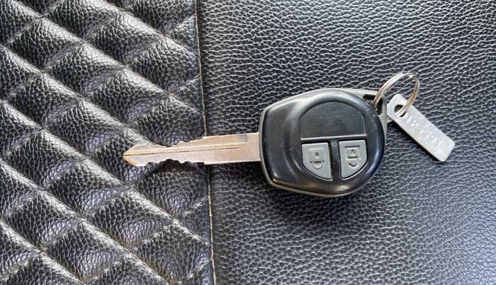 2017 Maruti Swift VDI, Diesel, Manual, 93,735 km, Key Close Up