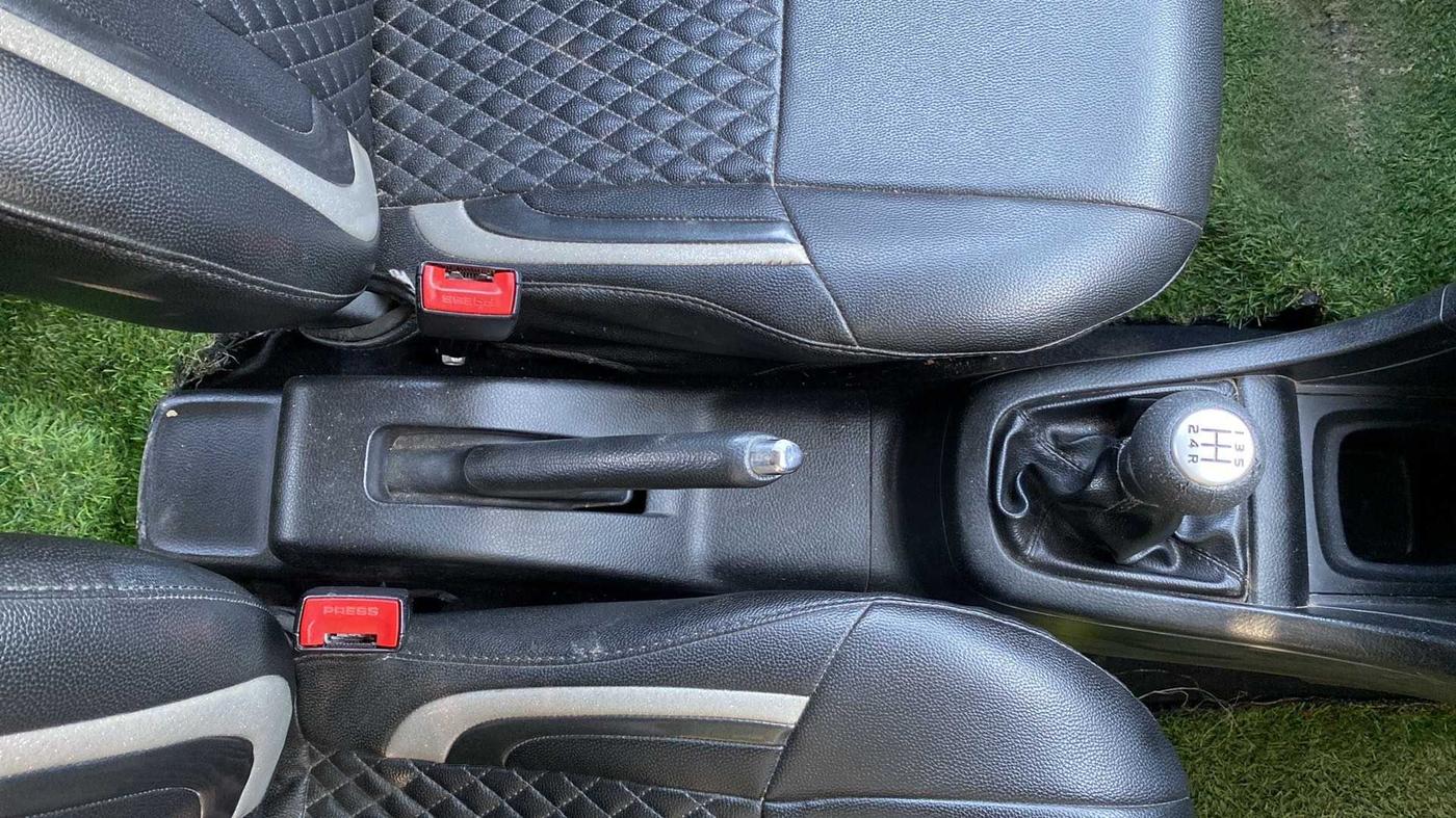 2017 Maruti Swift VDI, Diesel, Manual, 93,735 km, Gear Lever