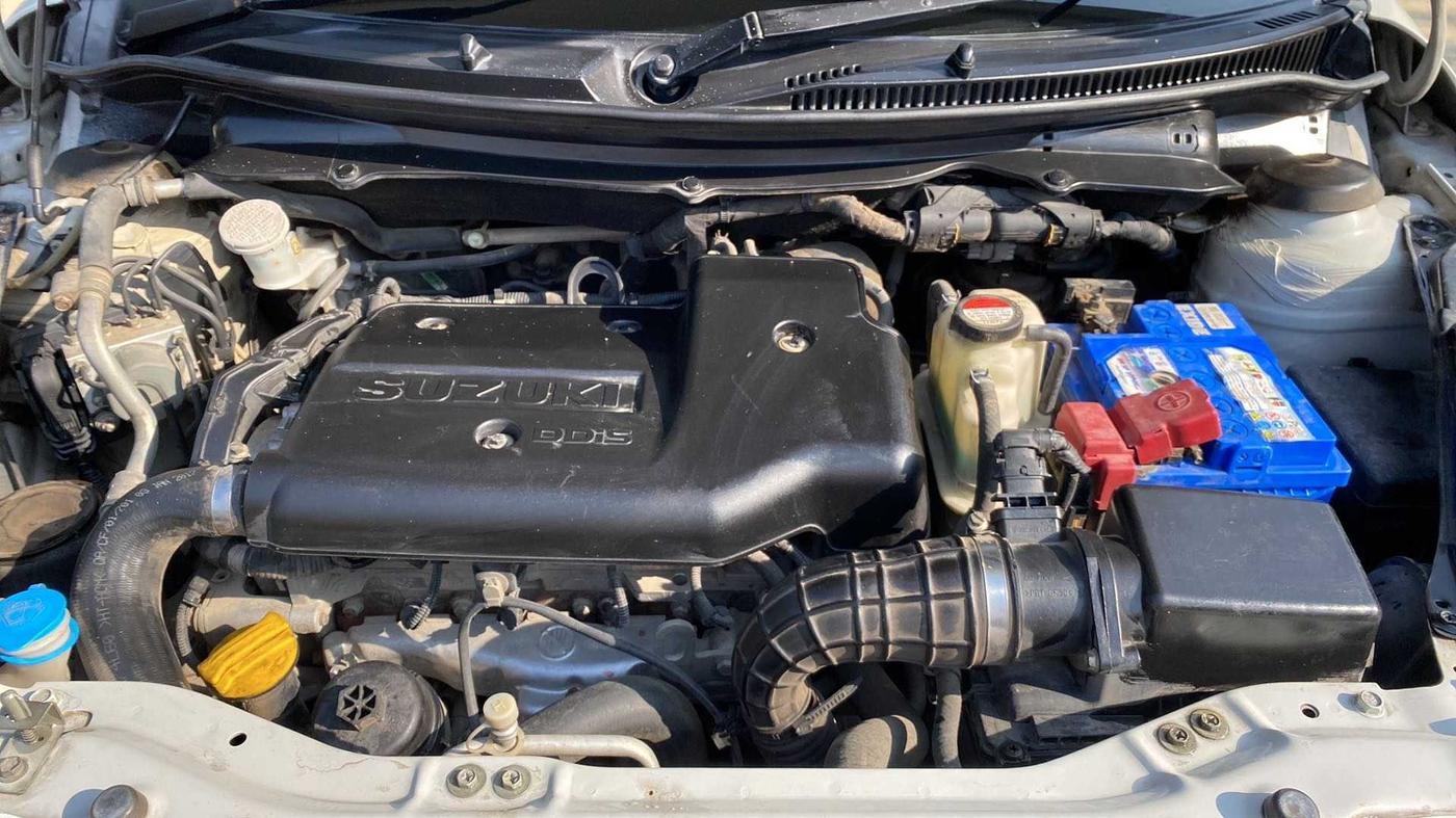 2017 Maruti Swift VDI, Diesel, Manual, 93,735 km, Open Bonet