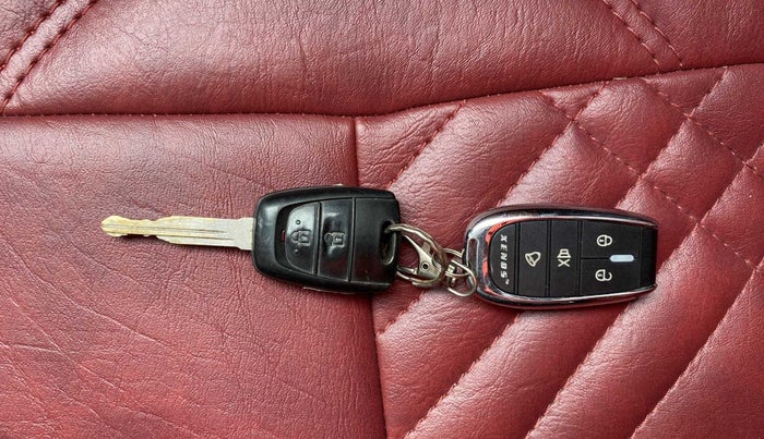 2019 Hyundai NEW SANTRO SPORTZ AMT, CNG, Automatic, 10,829 km, Key Close Up