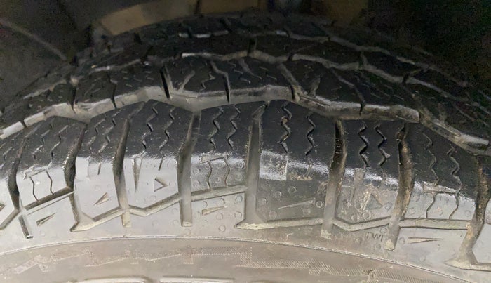 2018 Renault Duster 110 PS RXZ 4X4 MT DIESEL, Diesel, Manual, 73,252 km, Left Front Tyre Tread