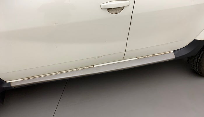 2018 Renault Duster 110 PS RXZ 4X4 MT DIESEL, Diesel, Manual, 73,252 km, Left running board - Paint is slightly faded