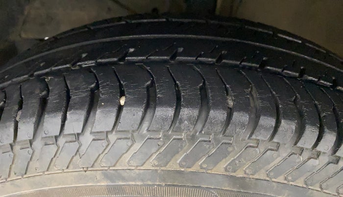 2017 Maruti Dzire VXI AMT, Petrol, Automatic, 86,474 km, Left Front Tyre Tread