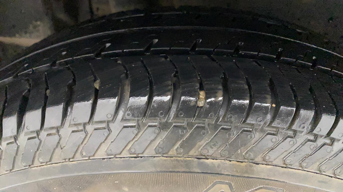 2017 Maruti Dzire VXI AMT, Petrol, Automatic, 86,474 km, Right Rear Tyre Tread