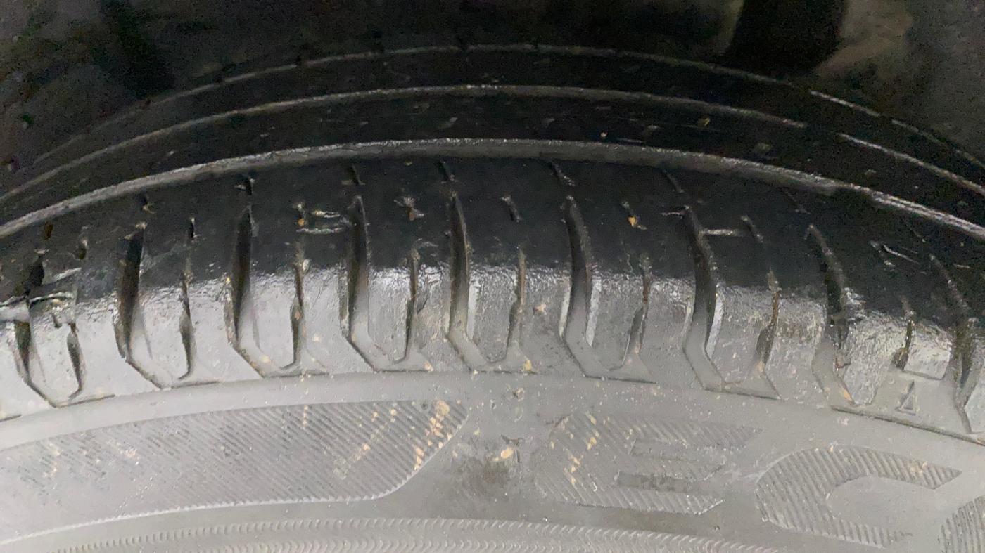 2017 Maruti Dzire VXI AMT, Petrol, Automatic, 86,474 km, Left Rear Tyre Tread
