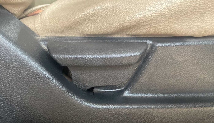 2017 Hyundai Eon ERA +, Petrol, Manual, 62,599 km, Driver Side Adjustment Panel