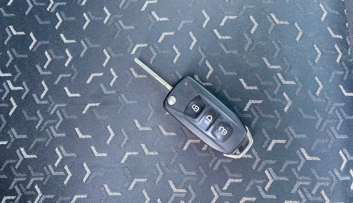 2022 Tata Tiago XZ PLUS CNG, CNG, Manual, 20,970 km, Key Close Up