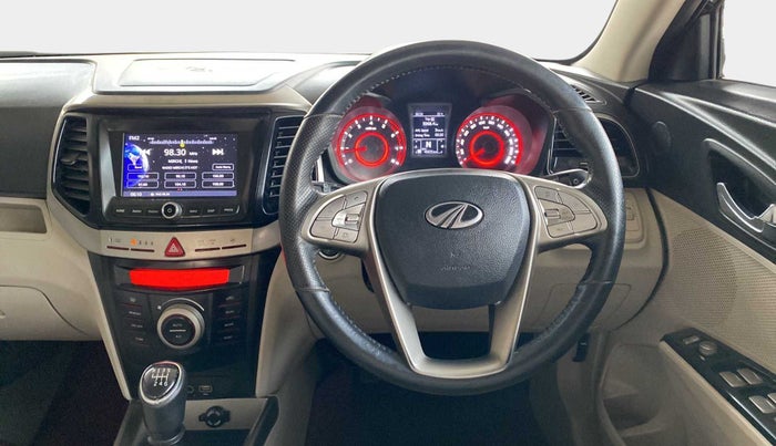 2020 Mahindra XUV300 W8 (O) 1.2 PETROL, Petrol, Manual, 46,629 km, Steering Wheel Close Up