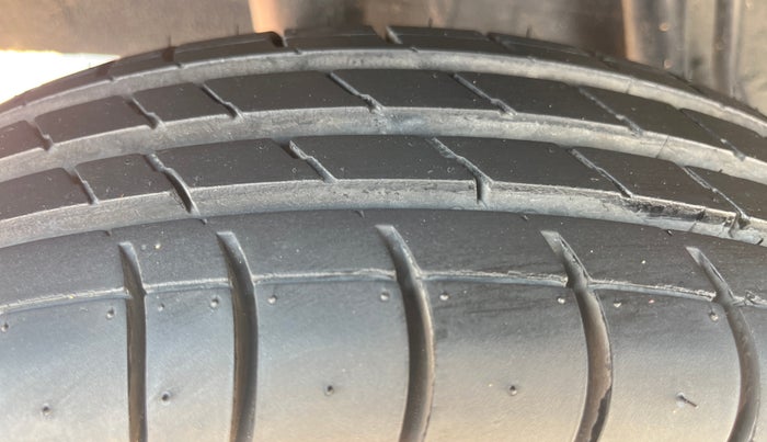 2019 Renault Kwid RXL, Petrol, Manual, 77,255 km, Right Rear Tyre Tread