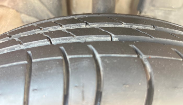 2019 Renault Kwid RXL, Petrol, Manual, 77,255 km, Right Front Tyre Tread