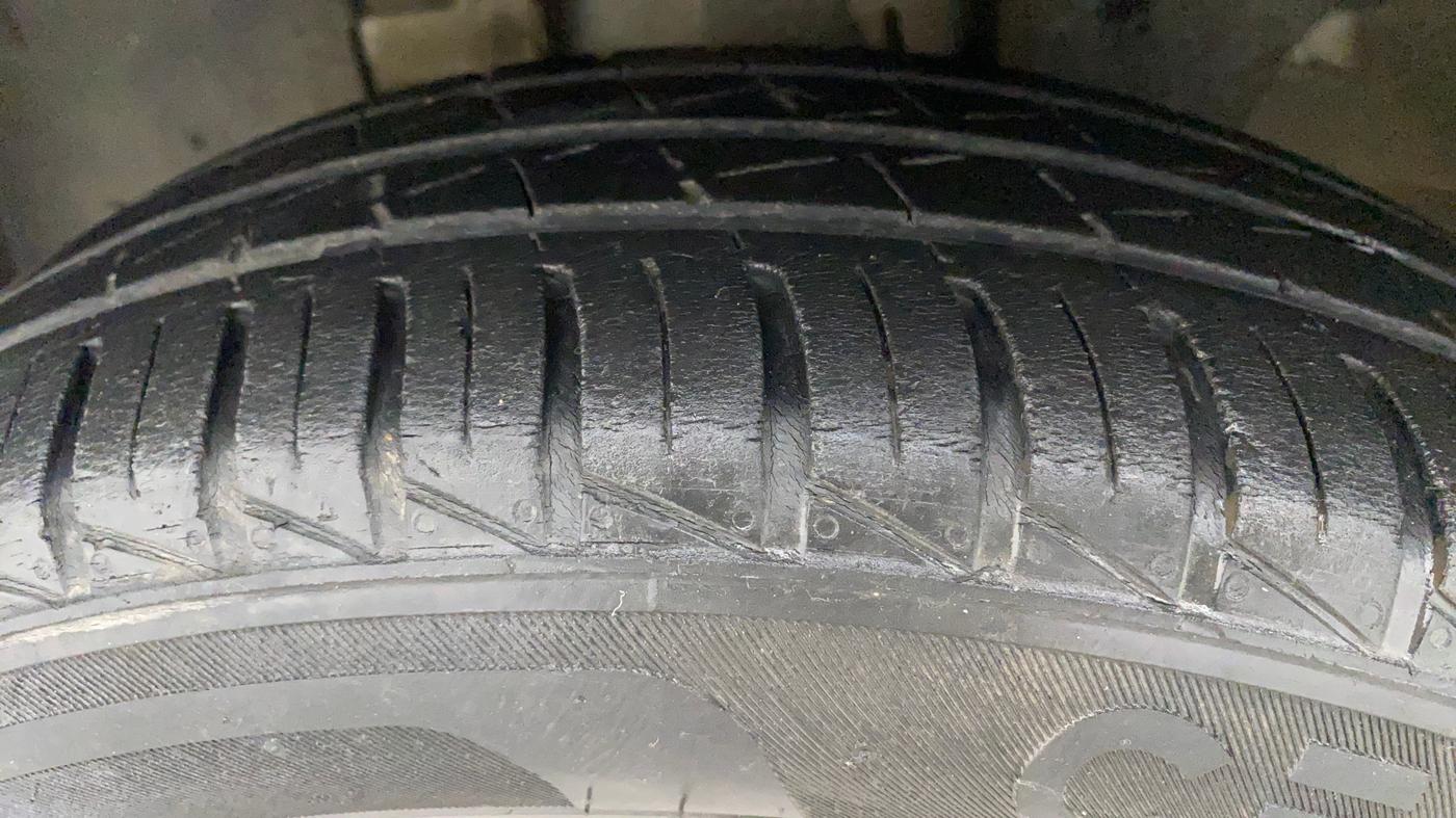 2021 Renault Kwid RXT 0.8, Petrol, Manual, 35,136 km, Left Front Tyre Tread