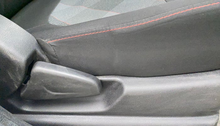2021 Renault Kwid RXT 0.8, Petrol, Manual, 35,136 km, Driver Side Adjustment Panel