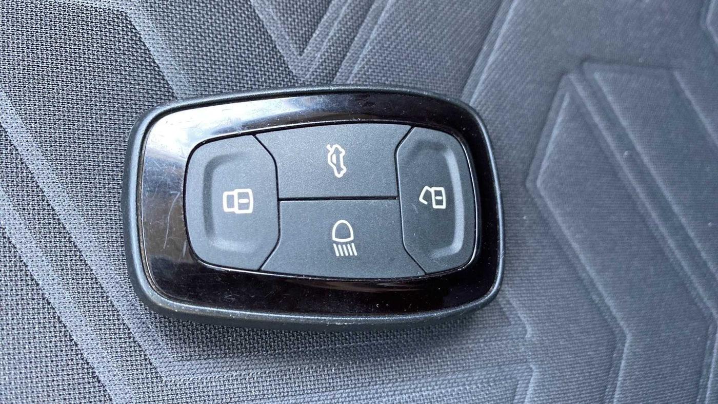 2021 Tata NEXON XZA PLUS (O) PETROL, Petrol, Automatic, 13,120 km, Key Close Up