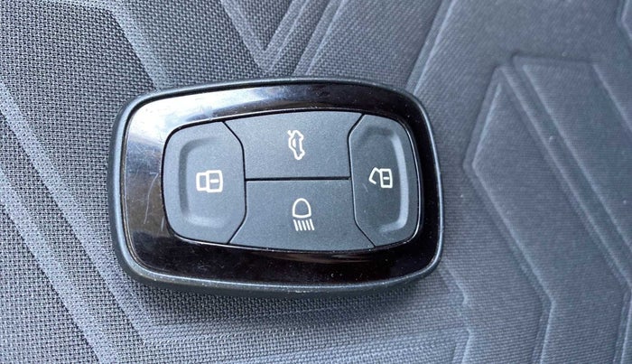 2021 Tata NEXON XZA PLUS (O) PETROL, Petrol, Automatic, 13,120 km, Key Close Up