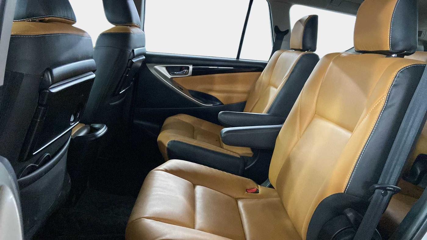 2022 Toyota Innova Crysta 2.7 VX 7 STR, Petrol, Manual, 19,682 km, Right Side Rear Door Cabin