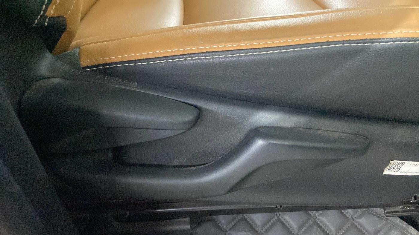 2022 Toyota Innova Crysta 2.7 VX 7 STR, Petrol, Manual, 19,682 km, Driver Side Adjustment Panel