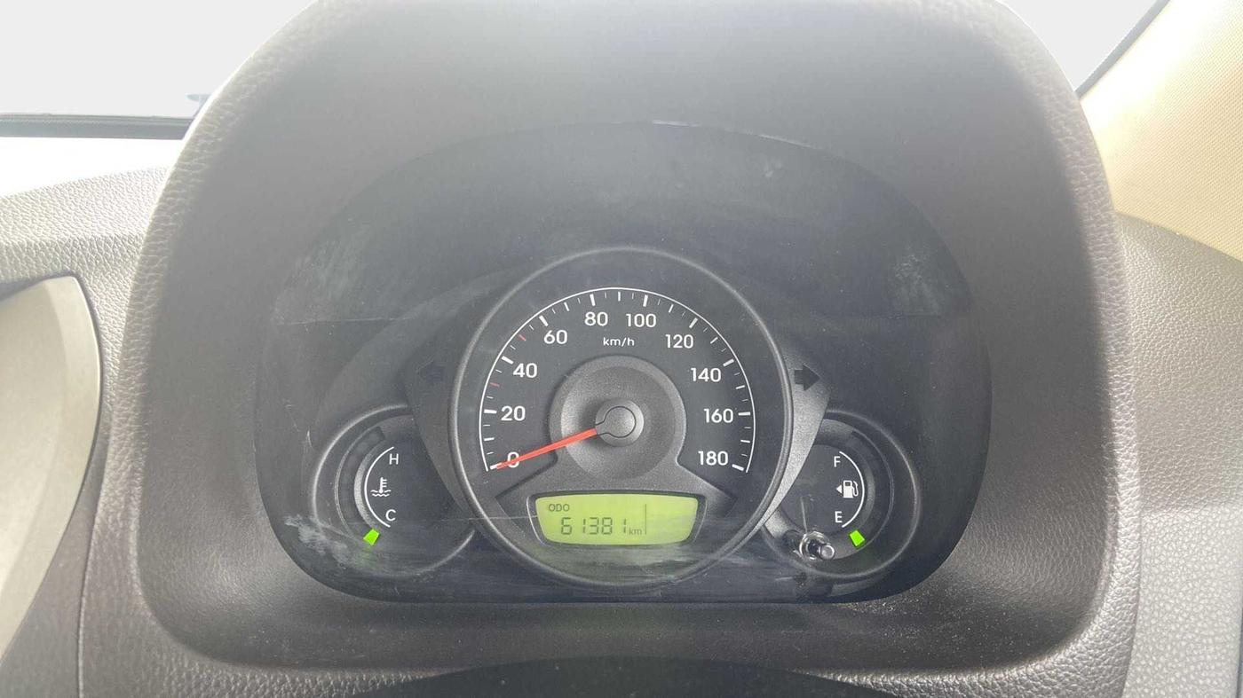 2015 Hyundai Eon ERA +, Petrol, Manual, 61,368 km, Odometer Image