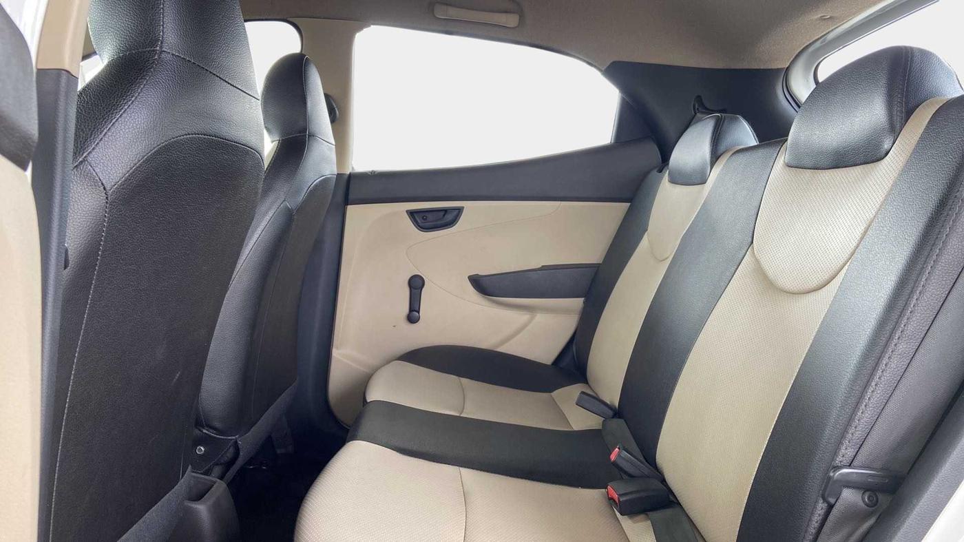 2015 Hyundai Eon ERA +, Petrol, Manual, 61,368 km, Right Side Rear Door Cabin