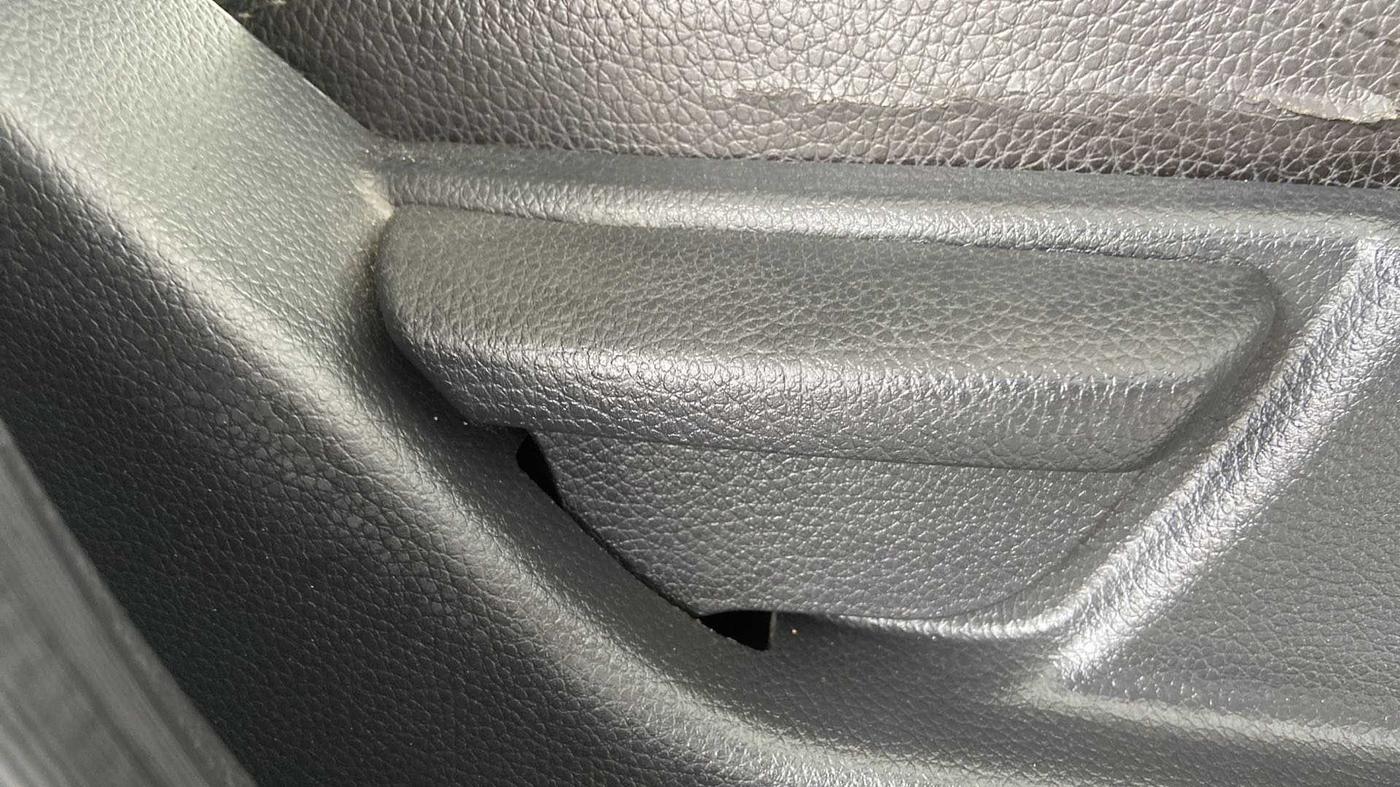 2015 Hyundai Eon ERA +, Petrol, Manual, 61,368 km, Driver Side Adjustment Panel