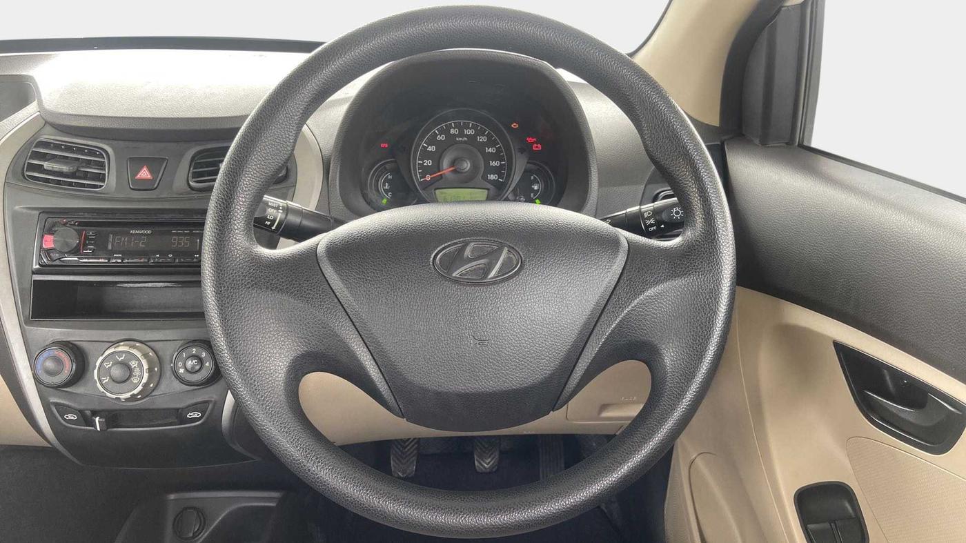 2015 Hyundai Eon ERA +, Petrol, Manual, 61,368 km, Steering Wheel Close Up
