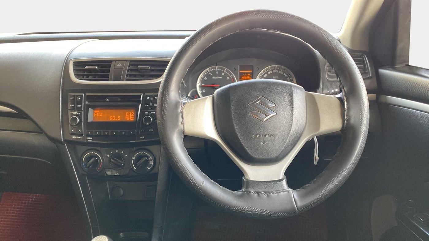 2017 Maruti Swift VXI, Petrol, Manual, 80,958 km, Steering Wheel Close Up